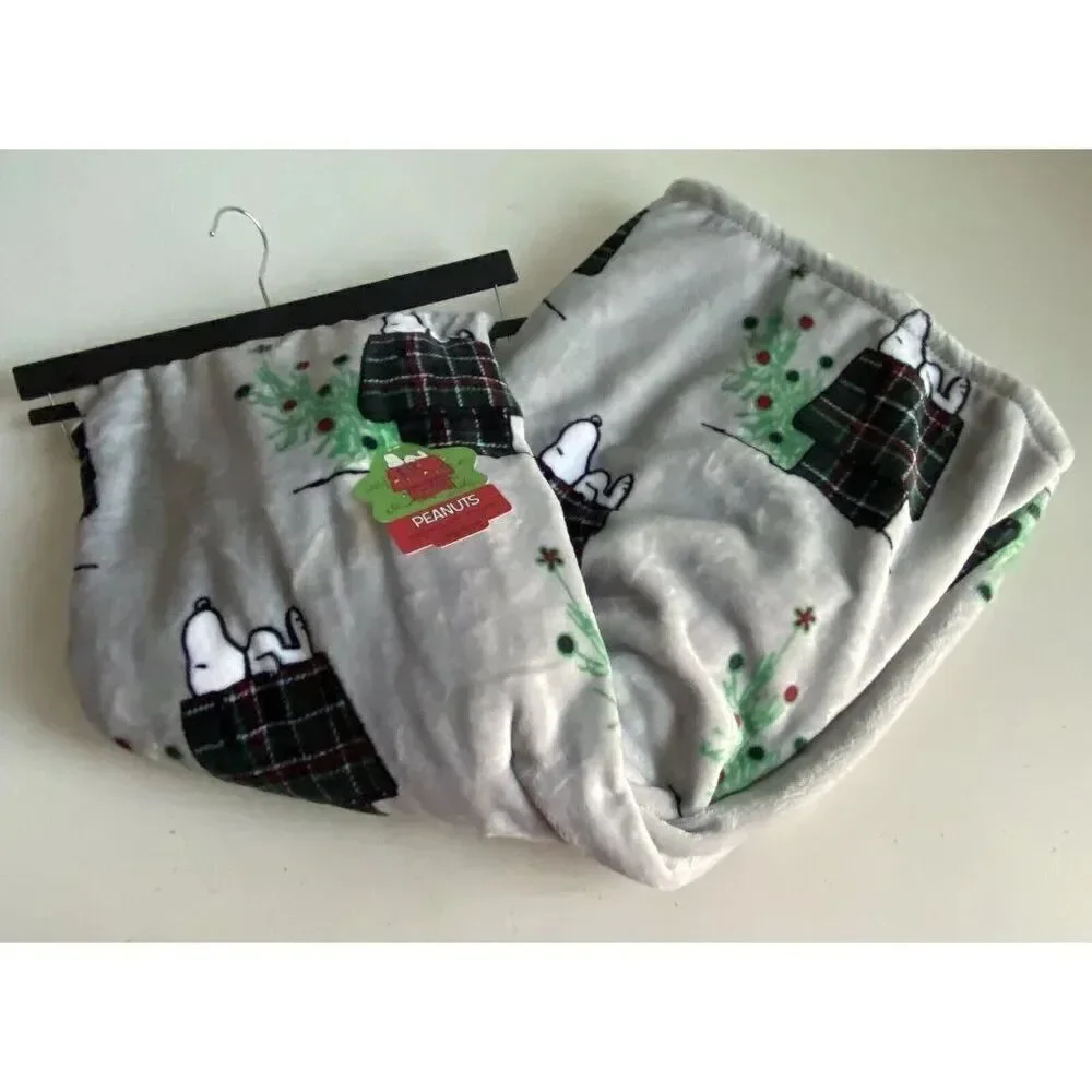Peanuts Snoopy Plaid Doghouse Christmas Tree VelvetLoft Throw‎ Blanket 50 X 70”
